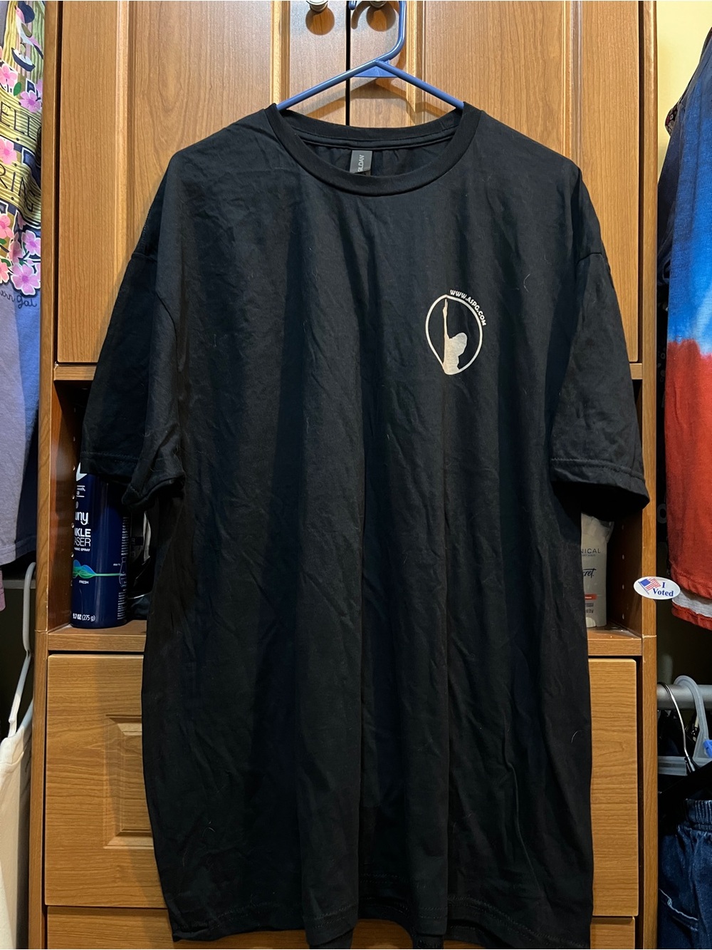 Gildan Black Short-Sleeve Crew Neck T-Shirt with Small White Chest Graphic